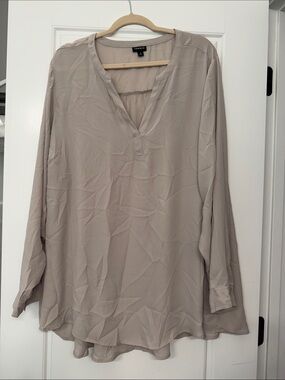 torrid taupe V-neck Long Sleeve Tunic Top